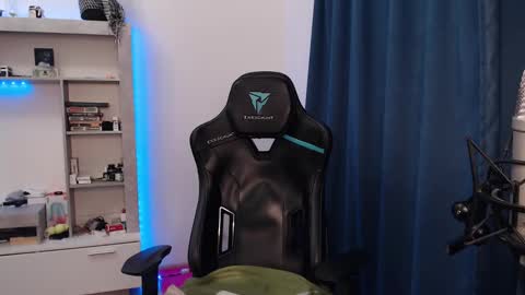 Teddy online show from 02/16/25, 11:48