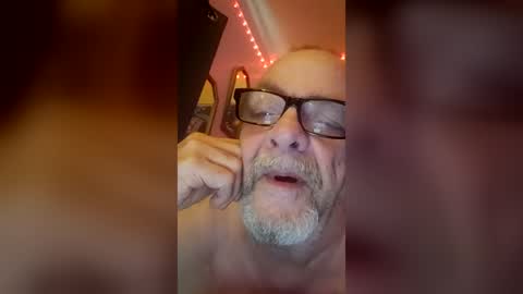 Snapshot of tedestep2 chatting on 06/19/26, 04:44 tedestep2 online show from 06/19/26, 04:44