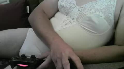Snapshot of tedstriker333 chatting on 09/16/25, 12:00 Chris online show from 09/16/25, 12:00