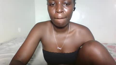 Snapshot of tee_kaicy chatting on 10/27/25, 06:45 kaicy online show from 10/27/25, 06:45