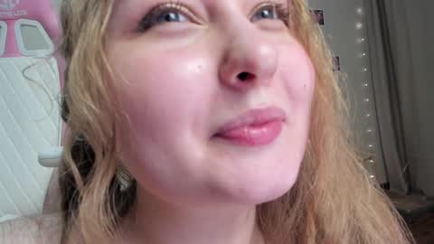 Snapshot of teeencutee chatting on 02/02/25, 08:57 Monika --------------2  stream 700 GMT day online show from 02/02/25, 08:57