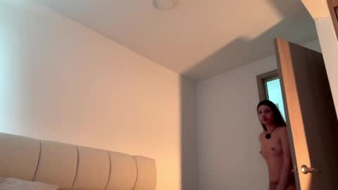 Amy No penetration Virgiin giirl online show from 04/23/26, 01:13