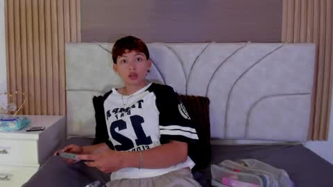 Estefani online show from 04/04/26, 04:26