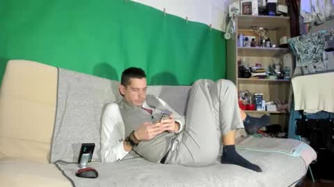 Virg Lszl online show from 12/04/25, 06:38