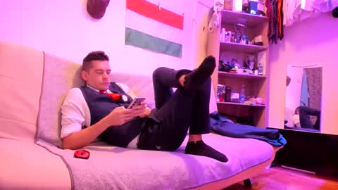 Virg Lszl online show from 12/16/25, 05:56