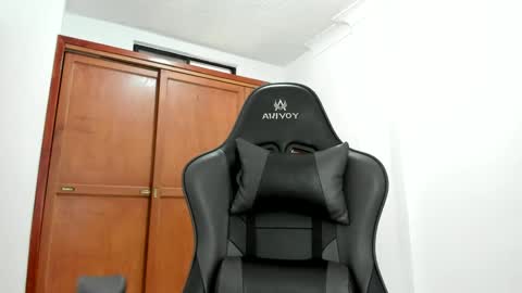 Snapshot of teles10 chatting on 02/14/25, 03:36 Teles2023 online show from 02/14/25, 03:36