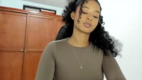 Snapshot of teles10 chatting on 02/25/25, 10:07 Teles2023 online show from 02/25/25, 10:07