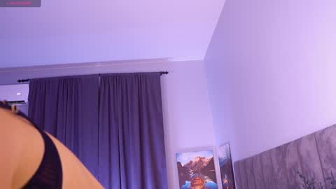 Snapshot of telladreamer_ chatting on 12/15/24, 01:11 Tella online show from 12/15/24, 01:11