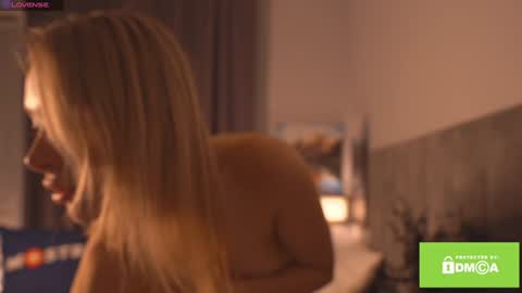 Snapshot of telladreamer_ chatting on 01/10/25, 03:06 Tella online show from 01/10/25, 03:06