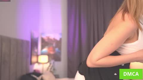 Snapshot of telladreamer_ chatting on 02/25/25, 10:58 Tella online show from 02/25/25, 10:58