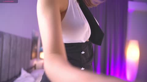 Snapshot of telladreamer_ chatting on 09/29/25, 09:14 Tella online show from 09/29/25, 09:14