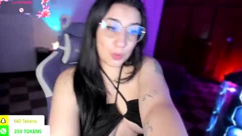Snapshot of tellme_maddie chatting on 07/18/26, 10:35 Maddie online show from 07/18/26, 10:35