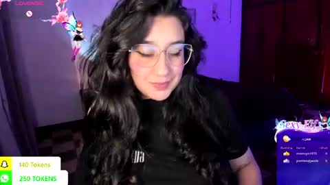 Snapshot of tellme_maddie chatting on 07/23/26, 11:13 Maddie online show from 07/23/26, 11:13