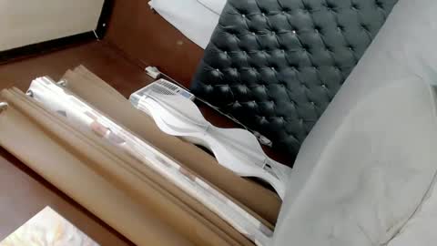 Snapshot of temptationofsex chatting on 12/05/24, 02:31 EVA GLASSCOTT online show from 12/05/24, 02:31