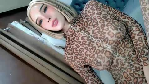 Snapshot of temptationofsex chatting on 02/22/25, 07:34 EVA GLASSCOTT online show from 02/22/25, 07:34