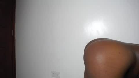 Snapshot of tempting_tiah chatting on 07/16/26, 01:50 tiah online show from 07/16/26, 01:50