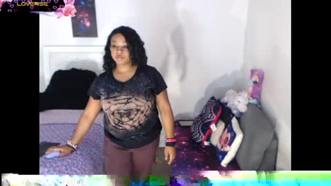 Snapshot of temptressbeauty24 chatting on 01/01/25, 04:07 Gaia online show from 01/01/25, 04:07