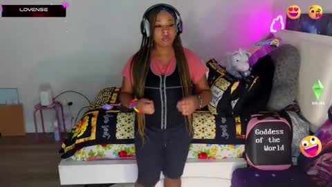 Snapshot of temptressbeauty24 chatting on 02/22/25, 08:42 Gaia online show from 02/22/25, 08:42