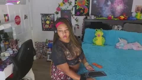 Snapshot of temptressbeauty24 chatting on 09/29/25, 06:24 Gaia online show from 09/29/25, 06:24