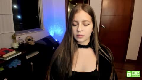 Snapshot of temptressweet chatting on 09/30/25, 12:15 Scar online show from 09/30/25, 12:15