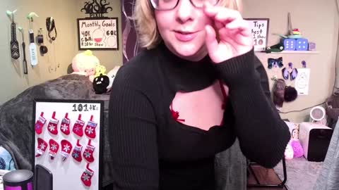 Pixie and Tentacle Overlord online show from 12/21/24, 02:09