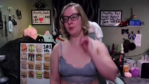 Pixie and Tentacle Overlord online show from 01/22/25, 10:15