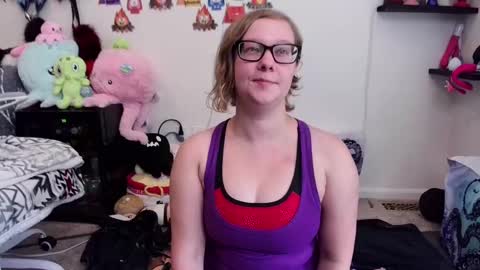 Pixie and Tentacle Overlord online show from 09/17/25, 08:21