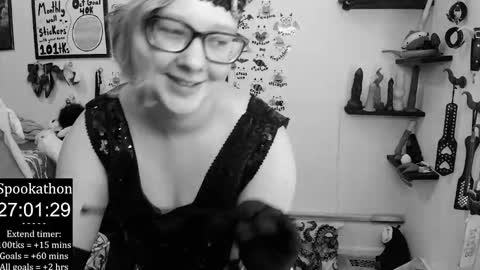 Pixie and Tentacle Overlord online show from 10/23/25, 06:39