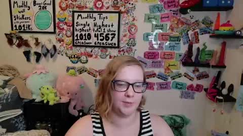 Snapshot of ten_tickle_pixie chatting on 04/27/26, 10:19 Pixie and Tentacle Overlord online show from 04/27/26, 10:19
