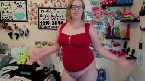Snapshot of ten_tickle_pixie chatting on 05/11/26, 10:18 Pixie and Tentacle Overlord online show from 05/11/26, 10:18