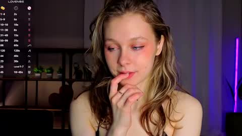 Snapshot of tender__beauty chatting on 05/17/26, 05:53 Hey Im Aneta online show from 05/17/26, 05:53