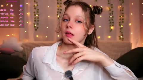 Snapshot of tender__beauty chatting on 07/05/26, 05:53 Hey Im Aneta online show from 07/05/26, 05:53