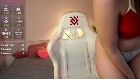 Snapshot of tender_babyy chatting on 03/09/25, 05:49 Sexy girl Li online show from 03/09/25, 05:49