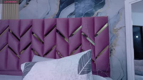 Snapshot of tendermommy chatting on 10/23/25, 12:26 Tatiana online show from 10/23/25, 12:26