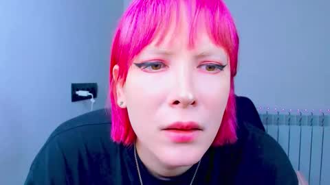 Kira online show from 10/07/25, 02:20