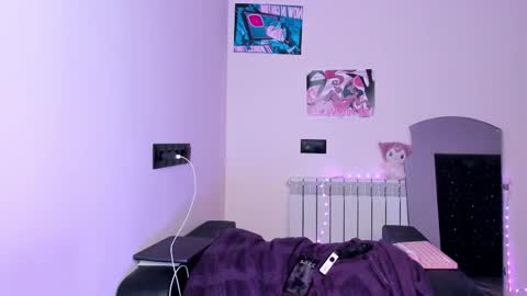 Kira online show from 02/15/26, 07:54