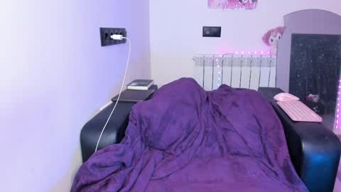 Kira online show from 04/06/26, 10:44