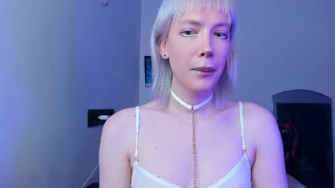 Kira online show from 06/12/26, 10:41