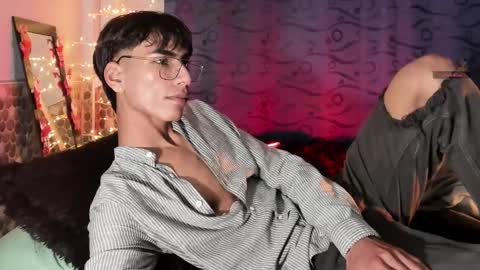 Snapshot of teo_369 chatting on 12/27/24, 01:00 Teo online show from 12/27/24, 01:00