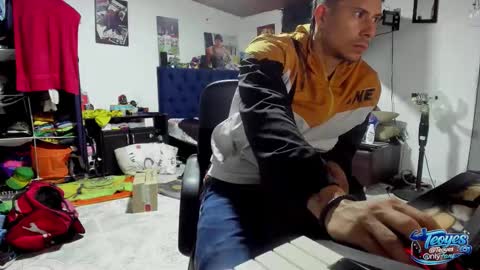 teoyes_ online show from 03/29/26, 02:44