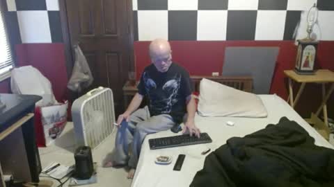 Snapshot of terdy2366 chatting on 02/04/25, 01:27 terdy2366 online show from 02/04/25, 01:27