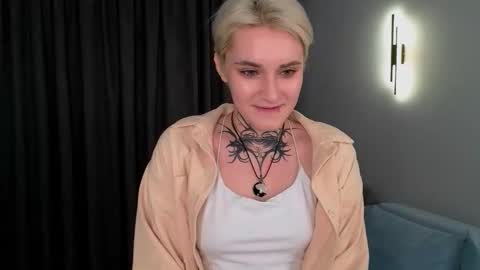 Maria online show from 12/15/25, 01:04