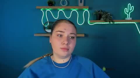 Snapshot of tereza_moon chatting on 10/15/25, 08:58 Youre Tereza online show from 10/15/25, 08:58