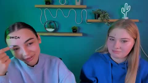 Snapshot of tereza_moon chatting on 10/22/25, 09:20 Youre Tereza online show from 10/22/25, 09:20