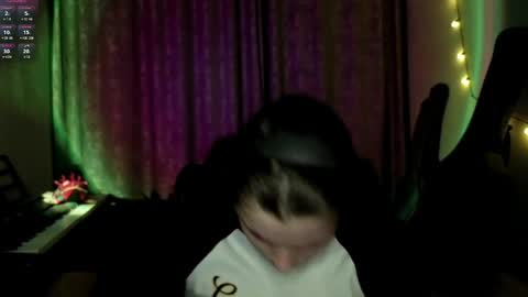 Anny Simpson online show from 03/31/26, 08:09