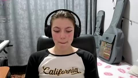 Anny Simpson online show from 04/16/26, 09:39