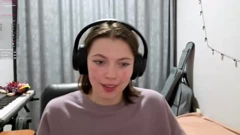 Anny Simpson online show from 04/21/26, 01:42