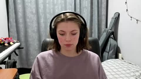 Anny Simpson online show from 04/24/26, 08:22