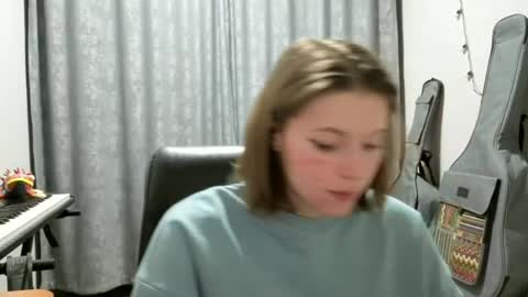 Snapshot of terranaufzinger chatting on 05/22/26, 07:19 Anny Simpson online show from 05/22/26, 07:19