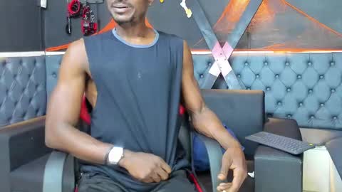 terranze_z online show from 10/26/25, 08:37